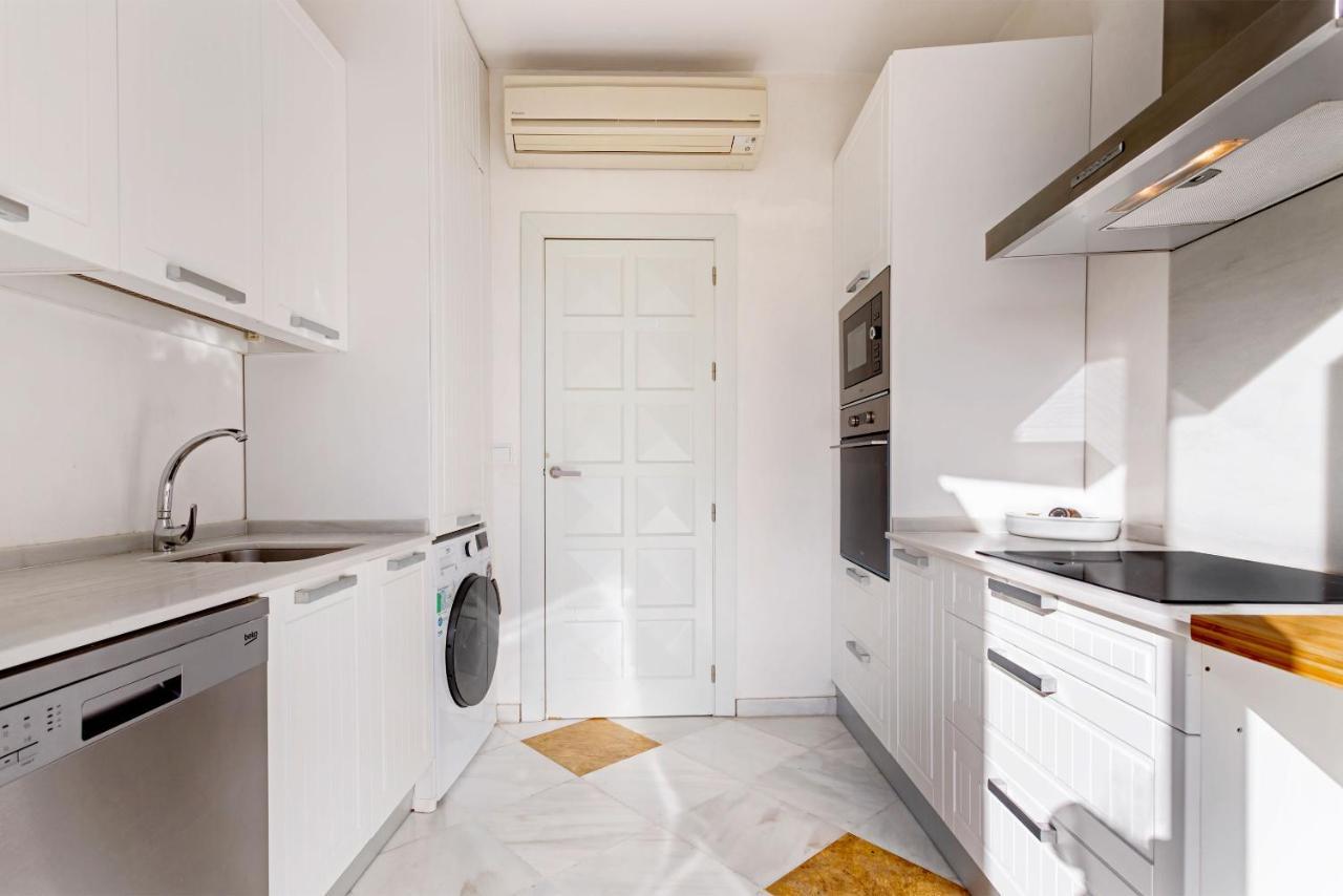 Genteel Abades Apartament Sevilla
