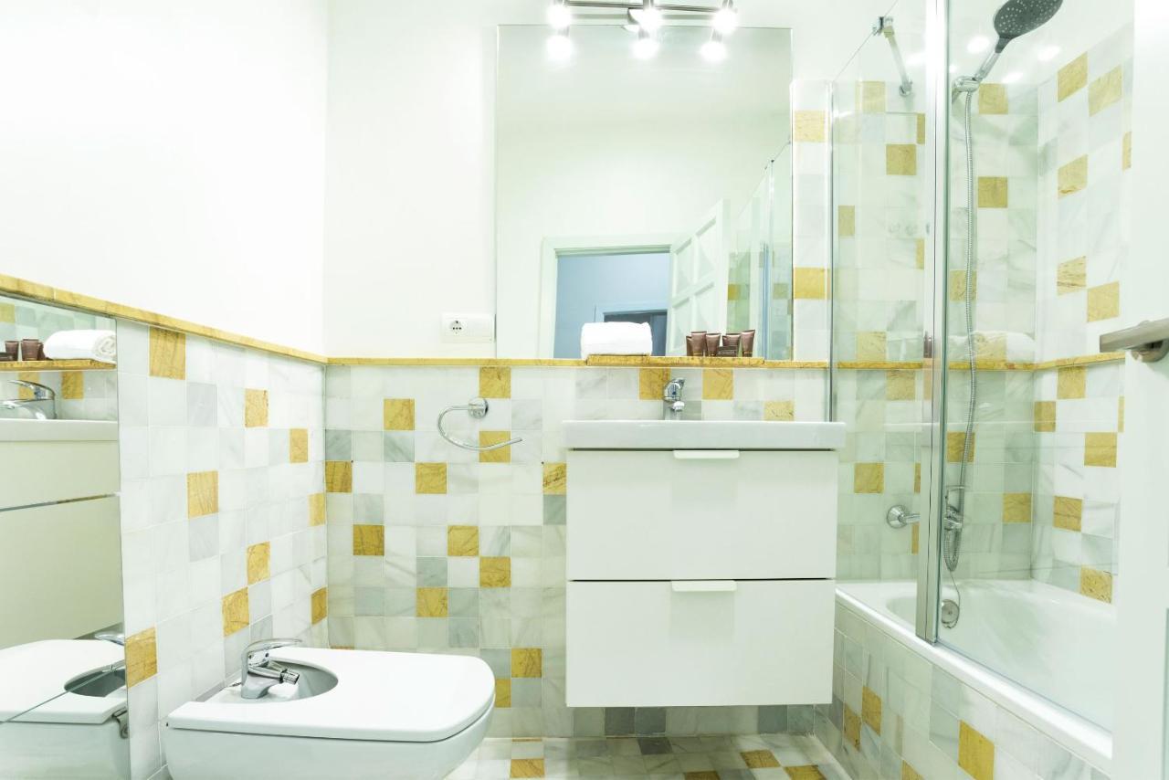Genteel Abades Apartament Sevilla